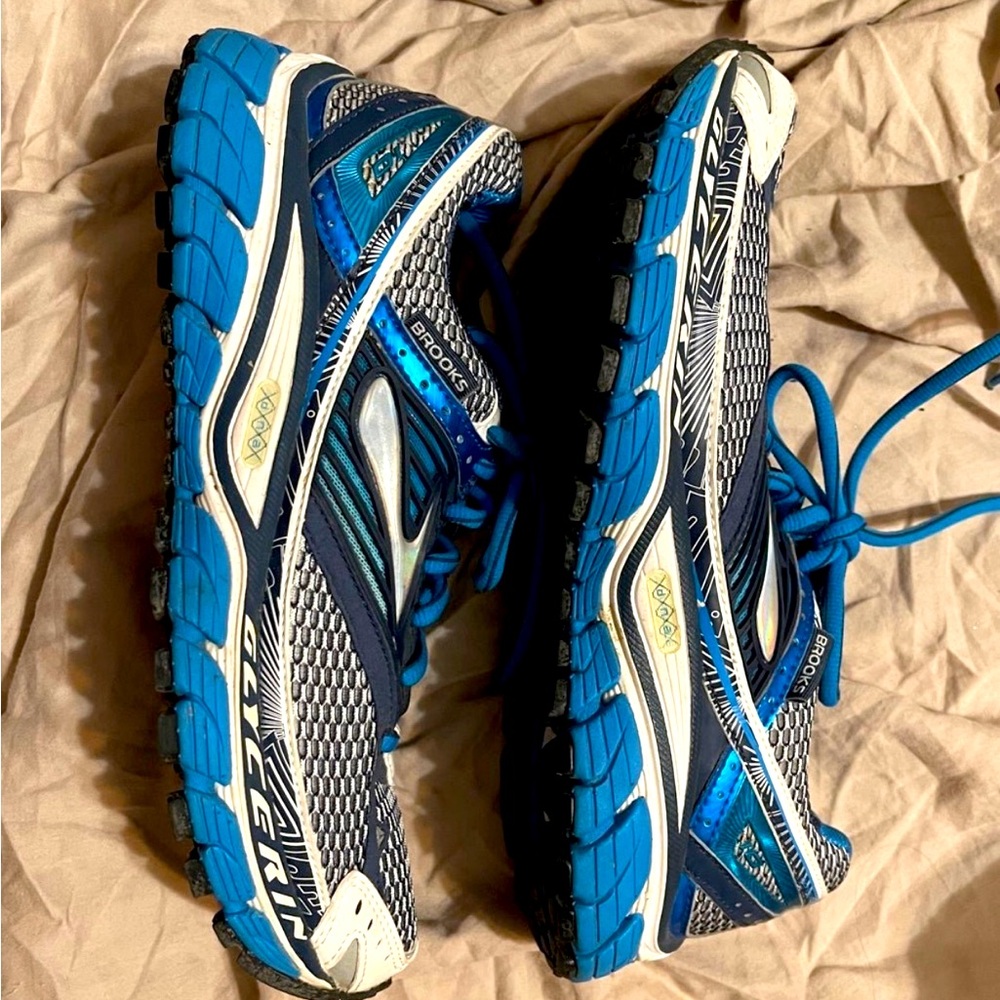 Discontinued. Brooks Womens Size 8 Blue Silver White Running Shoes  Glycerin 10.